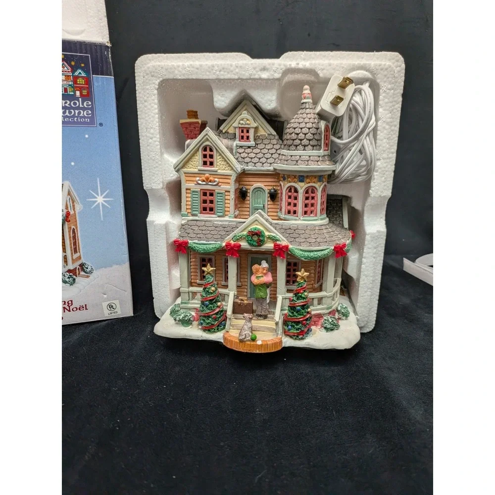 Lemax Carole Towne Collection Christmas Homecoming Lighted House 2011 Retired